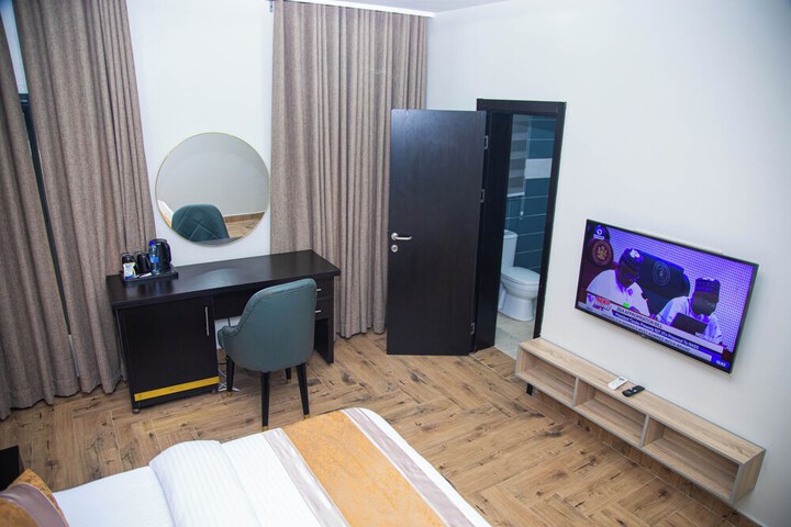 Room 7 of 39