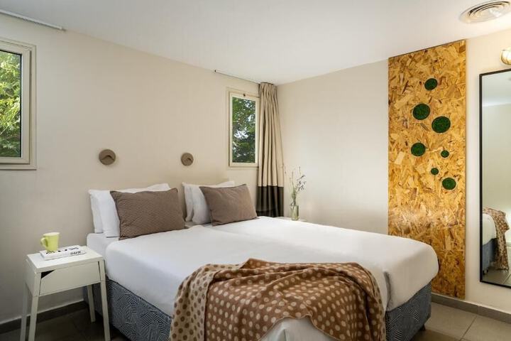Room 6 of 29