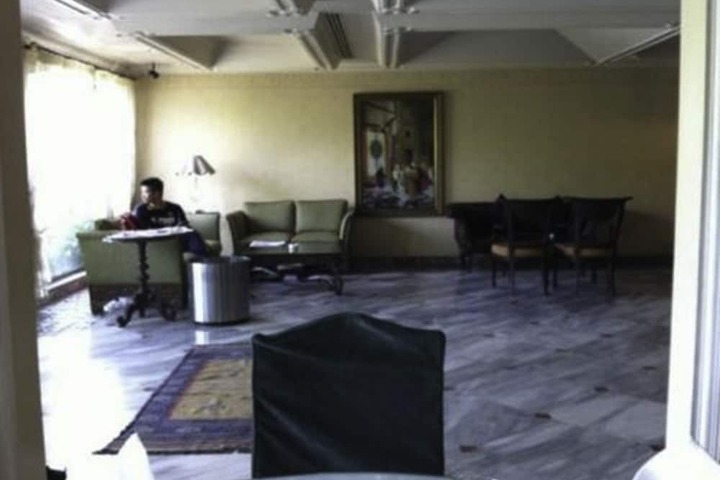 Entrance & Lobby