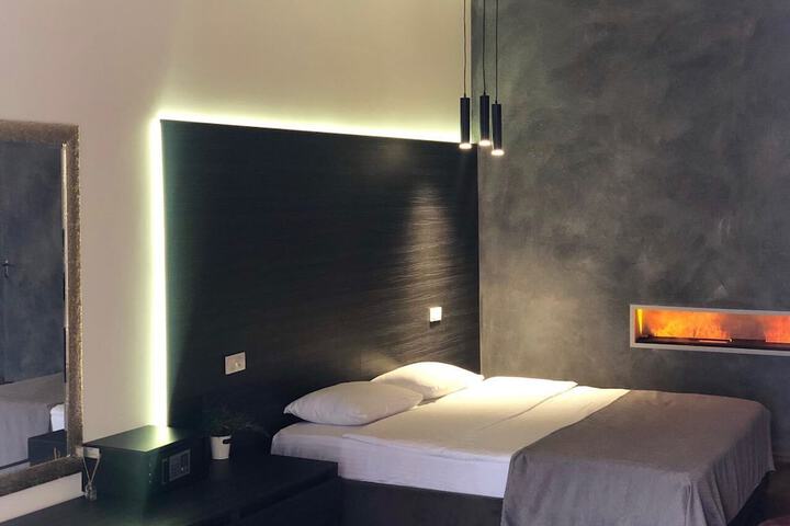 Room 2 of 72