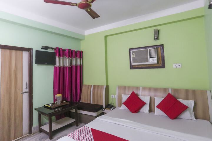 Room 8 of 20