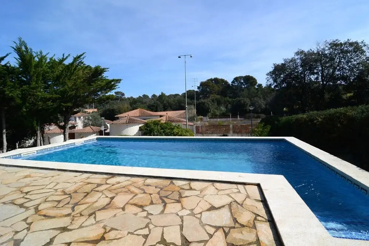 Pool 9 of 14