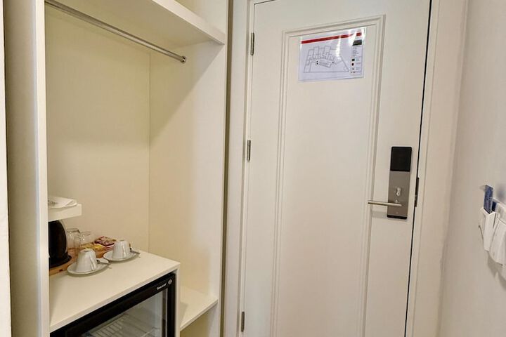 Room 63 of 126