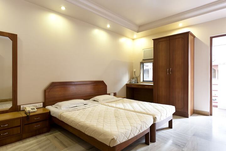Room 16 of 116