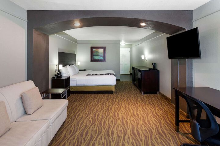 Room 19 of 46