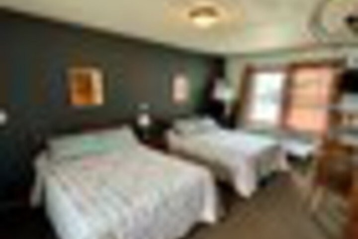 Room 68 of 102