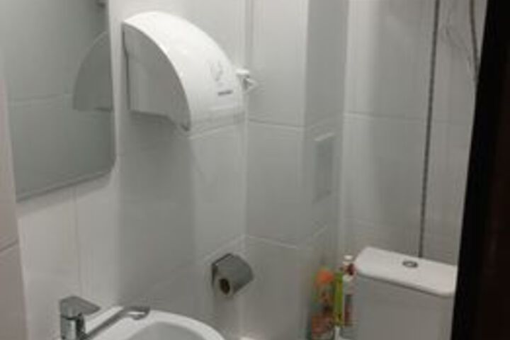 Room 4 of 25