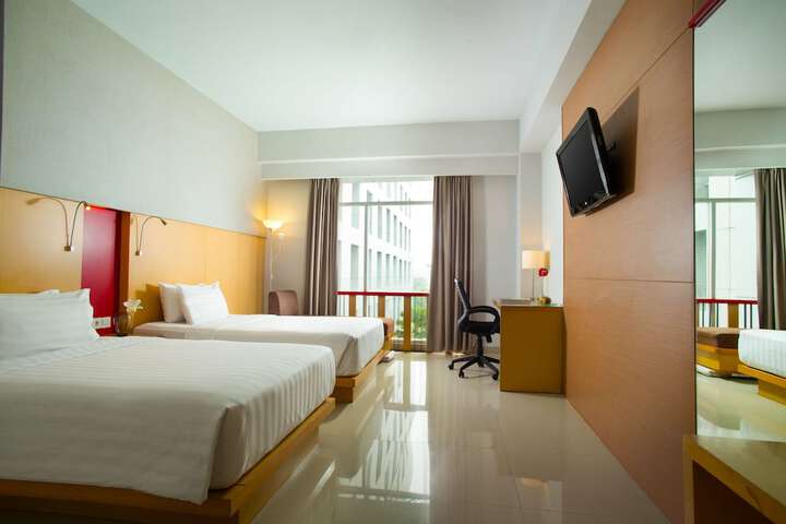 Room 13 of 32