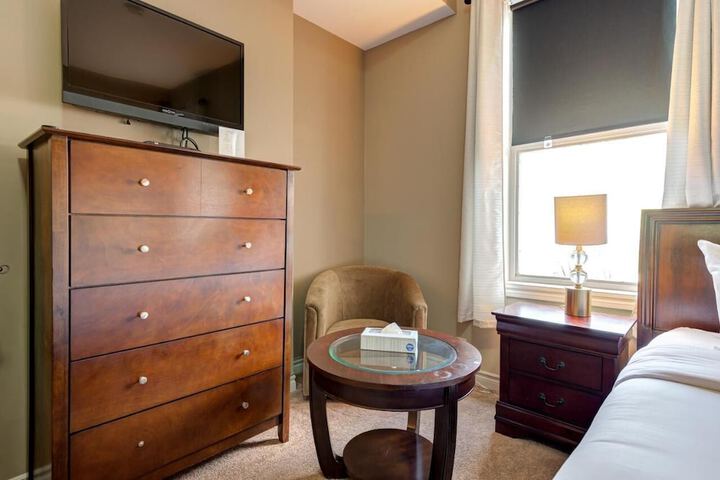 Room 18 of 29