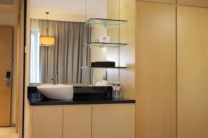 Room 15 of 61