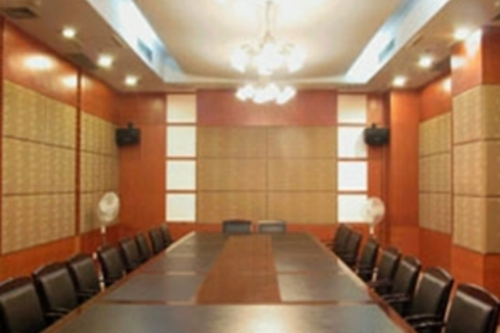 Room 5 of 8