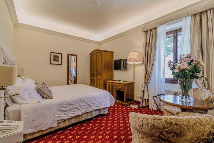 Room 46 of 185