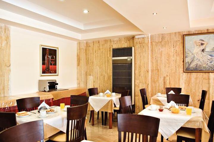 Breakfast area