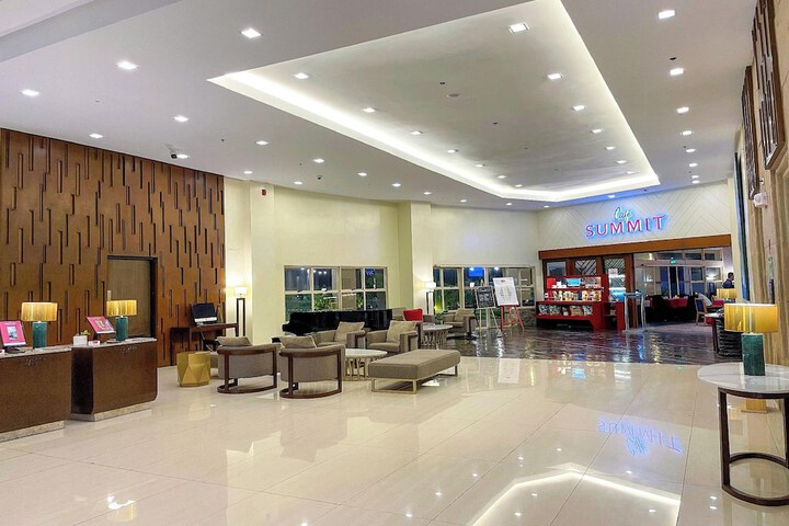Hotel Interior 12 of 130
