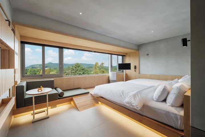 Room 15 of 120
