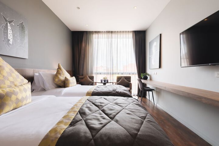 Room 8 of 20