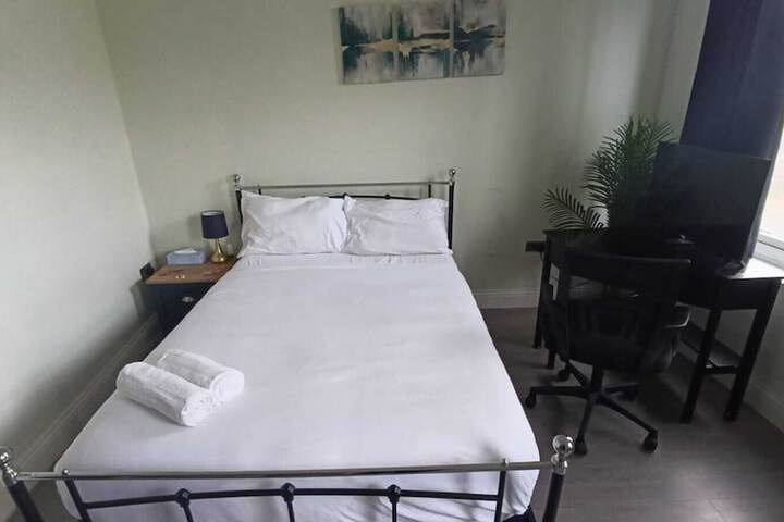 Room 14 of 34
