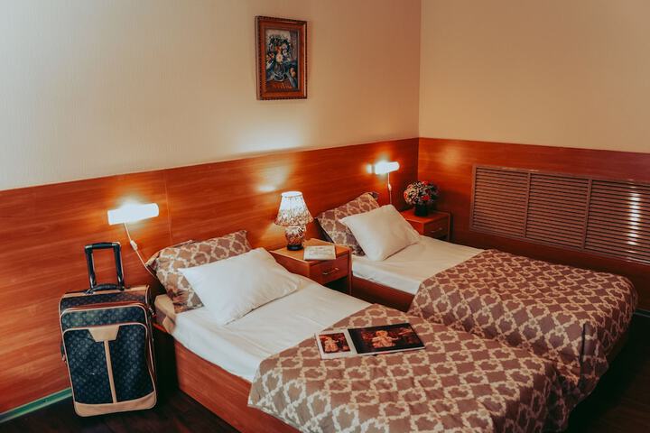 Room 11 of 19