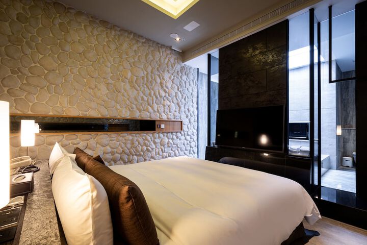 Room 4 of 67