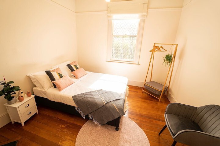 Room 3 of 9