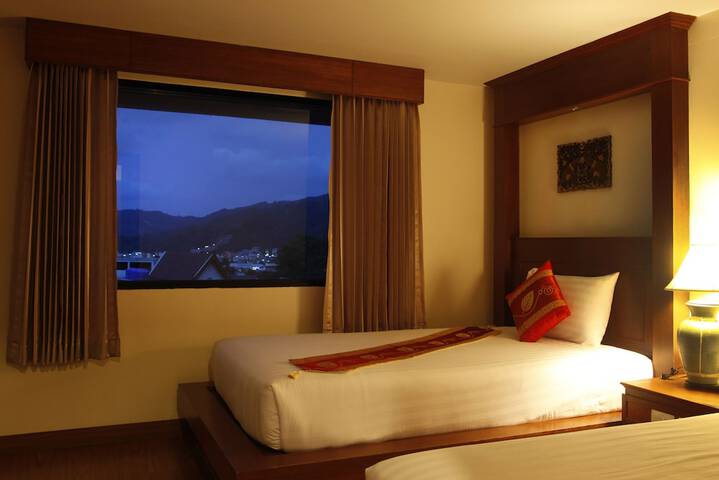 Room 16 of 90