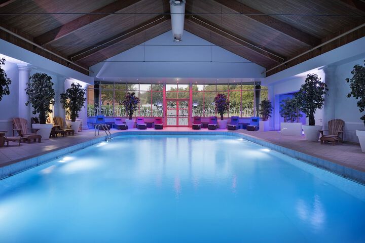 Hotel with Pool