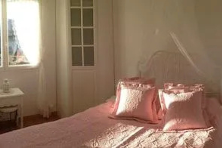 Room 5 of 9