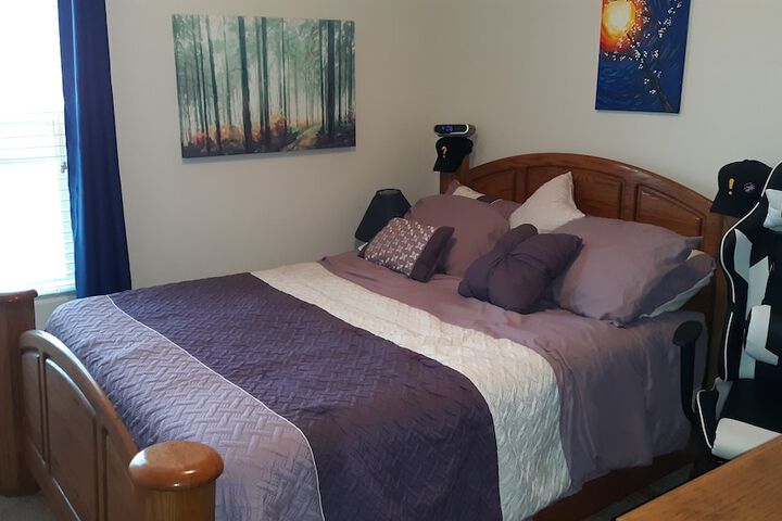 Room 12 of 16