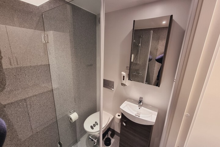 Room 15 of 36