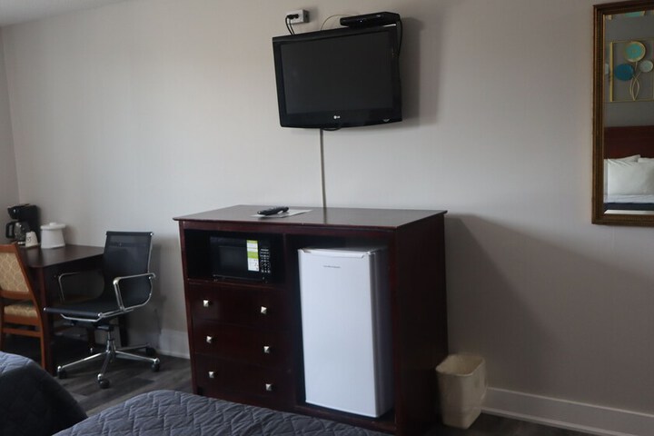 Room 9 of 28