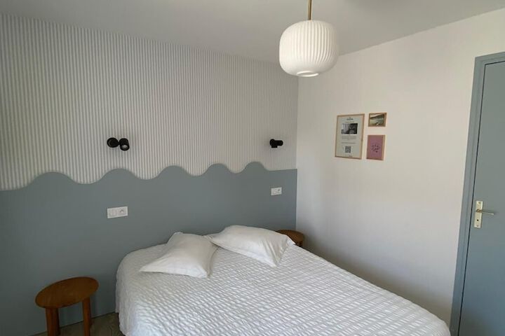 Room 18 of 122