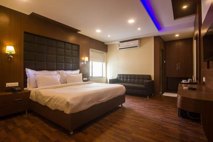 Room 12 of 161
