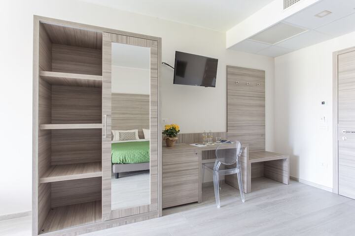 Room 4 of 70