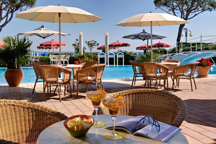 Ruhl Beach Hotel & Suites