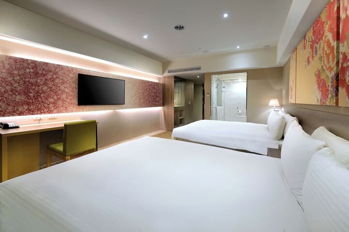 Room 13 of 53