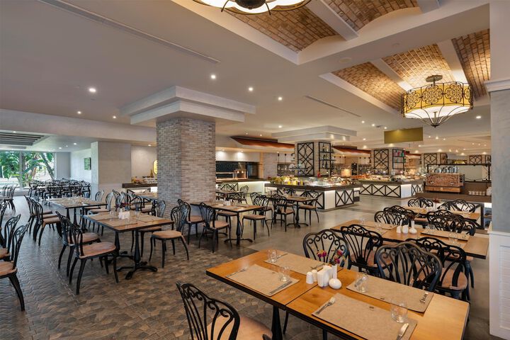 Dining 126 of 171