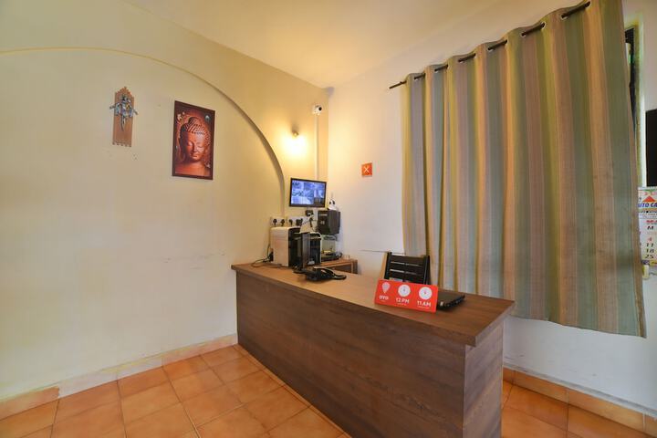 OYO 30128 REDDYS HOTEL