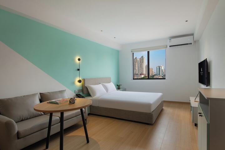 Room 21 of 48