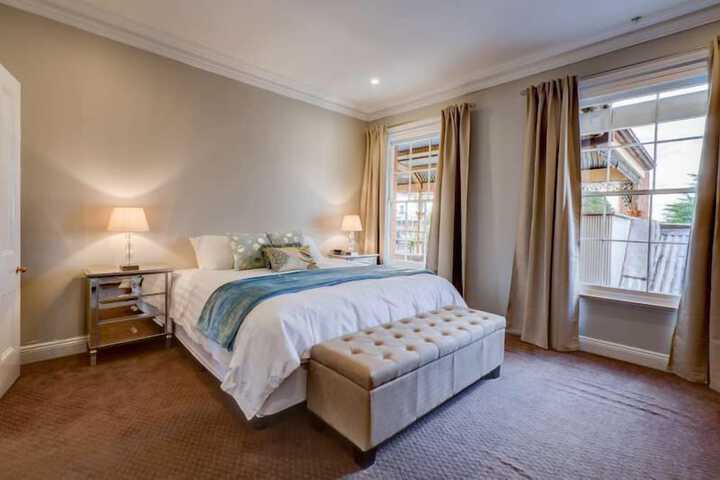 Room 4 of 11