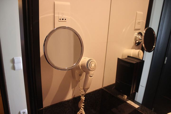 Room 16 of 129