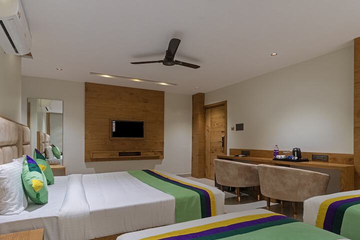 Room 12 of 35