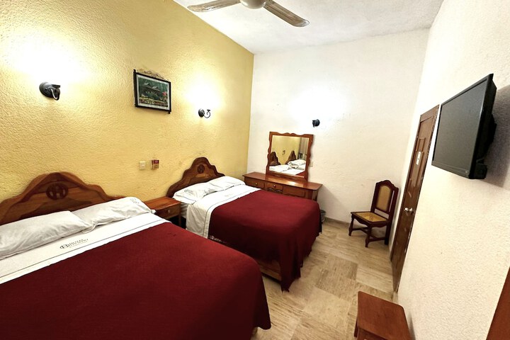 Room 13 of 27