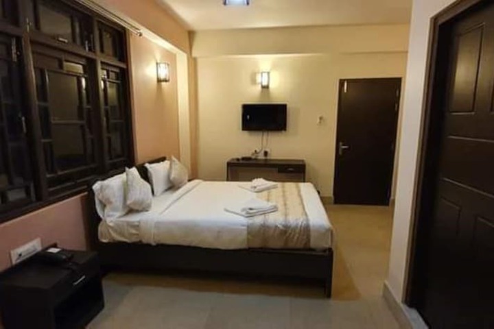 Room 6 of 20