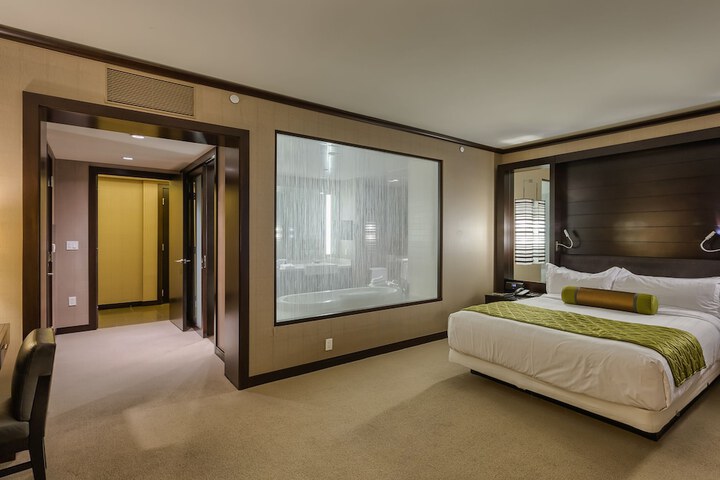 Room 17 of 124