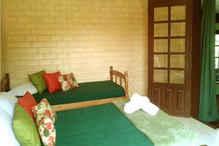 Room 2 of 33