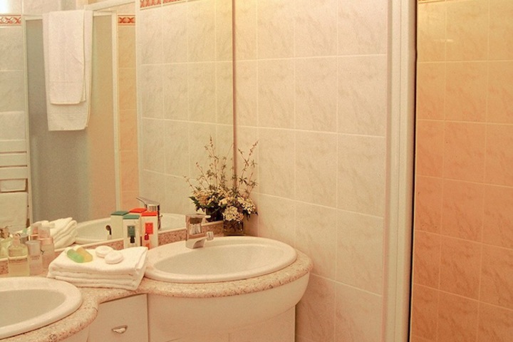 Room 16 of 26