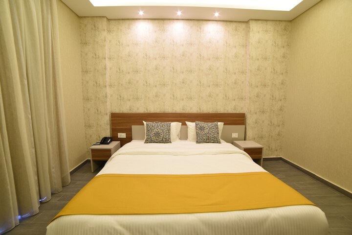 Room 12 of 26