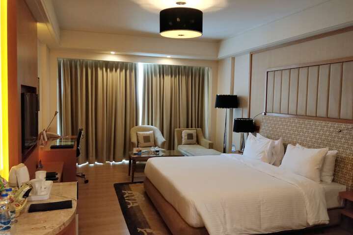 Room 16 of 116