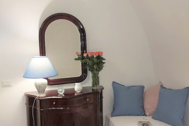 Room 10 of 48