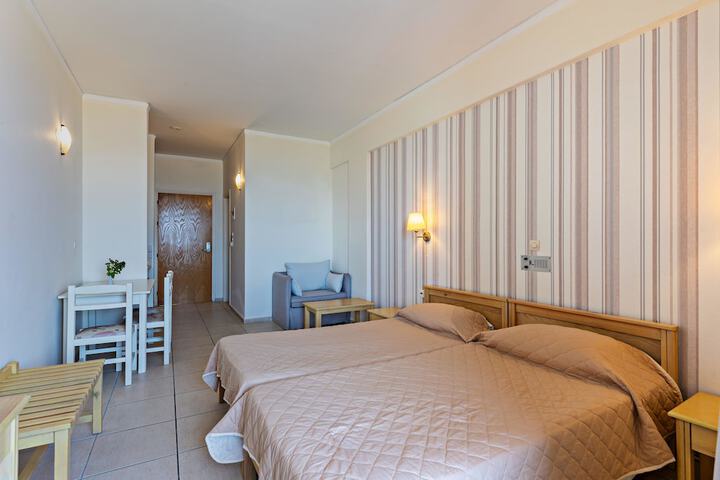 Room 44 of 159
